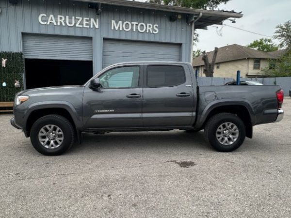 2019 Toyota Tacoma - CREW CAB PICKUP 4-DR - Image 2