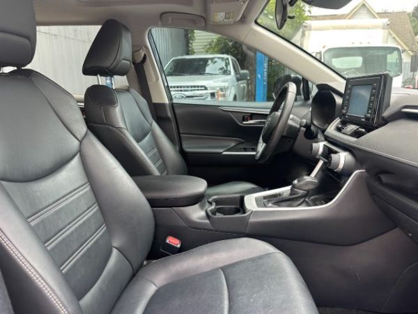 2021 Toyota RAV4 - Utility - Image 23