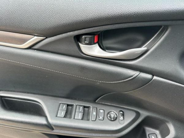 2020 Honda Civic - Sedan - Image 22