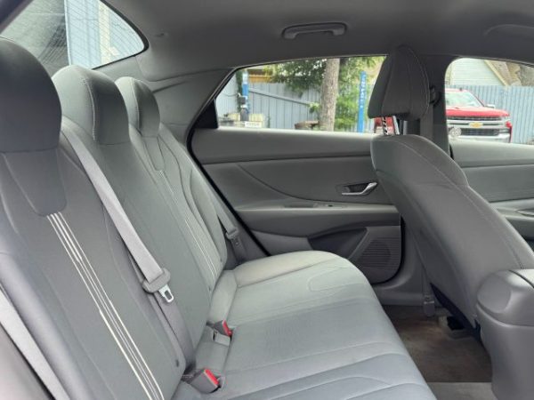2021 Hyundai Elantra - Sedan - Image 17