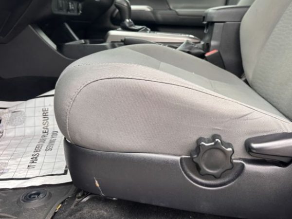 2019 Toyota Tacoma - CREW CAB PICKUP 4-DR - Image 15