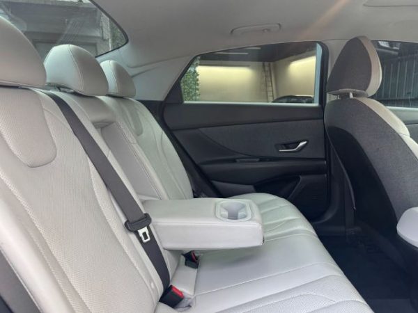 2021 Hyundai Elantra - Sedan - Image 17