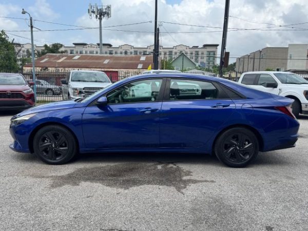 2021 Hyundai Elantra - Sedan - Image 2