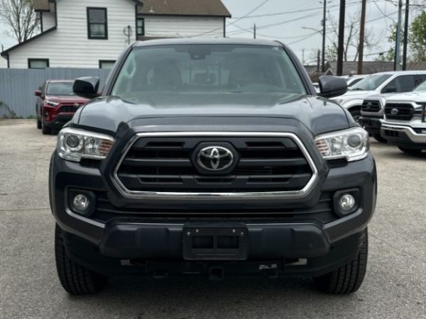 2019 Toyota Tacoma - CREW CAB PICKUP 4-DR - Image 3