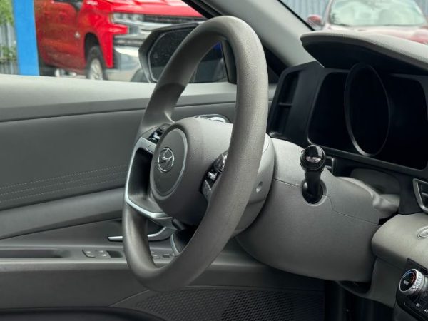 2021 Hyundai Elantra - Sedan - Image 12