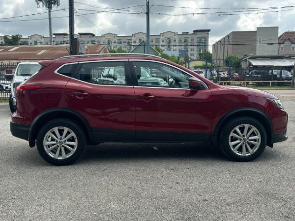 2019 Nissan Rogue Sport - Utility - Image 4