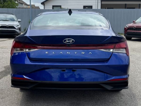 2021 Hyundai Elantra - Sedan - Image 7
