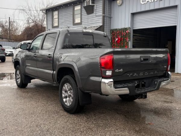 2019 Toyota Tacoma - CREW CAB PICKUP 4-DR - Image 7