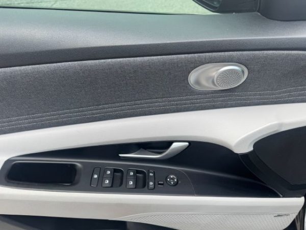 2021 Hyundai Elantra - Sedan - Image 22