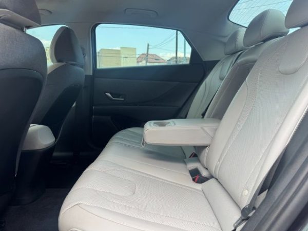 2021 Hyundai Elantra - Sedan - Image 18
