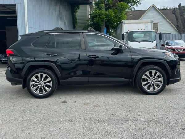 2021 Toyota RAV4 - Utility - Image 4
