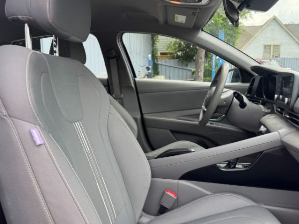 2021 Hyundai Elantra - Sedan - Image 16
