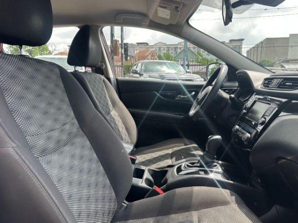 2019 Nissan Rogue Sport - Utility - Image 21